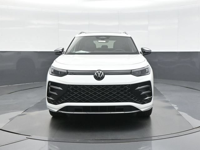 New 2026 Volkswagen Tiguan SE R-Line AWD/4WD image 2