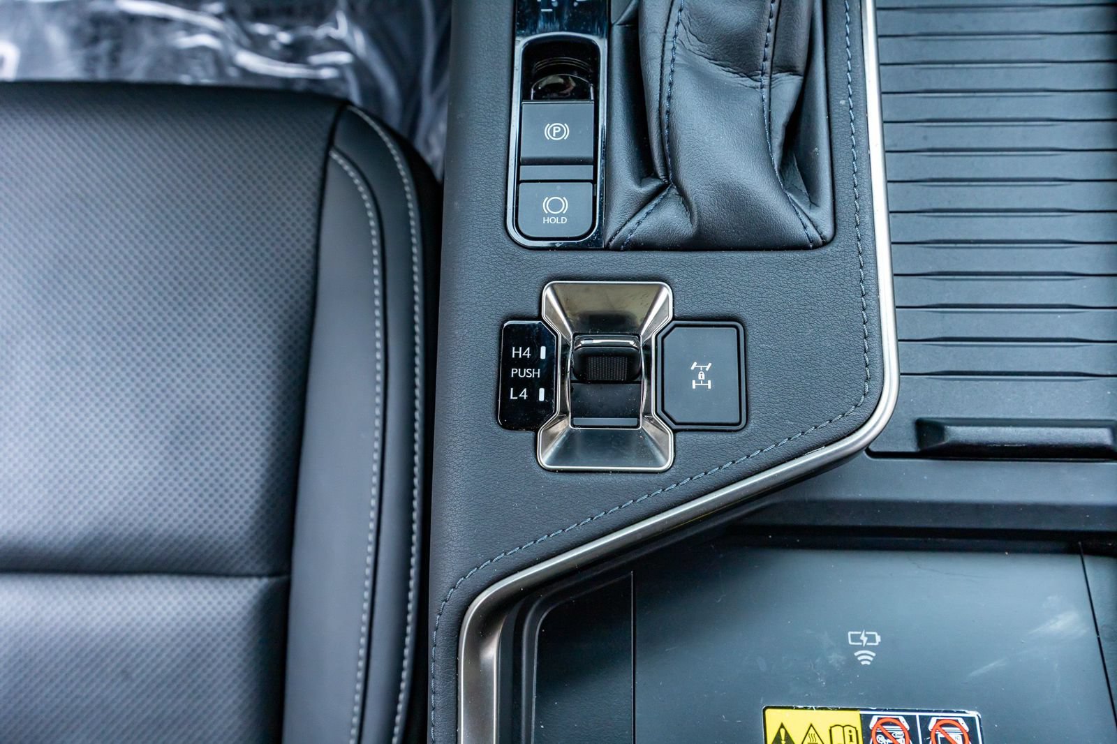 Used 2024 Lexus GX 550 w/ Accessory Package (Z1) AWD/4WD image 27