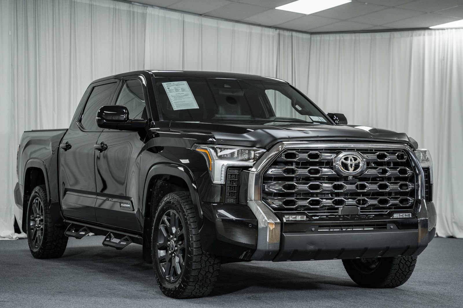 Used 2023 Toyota Tundra Platinum image 1