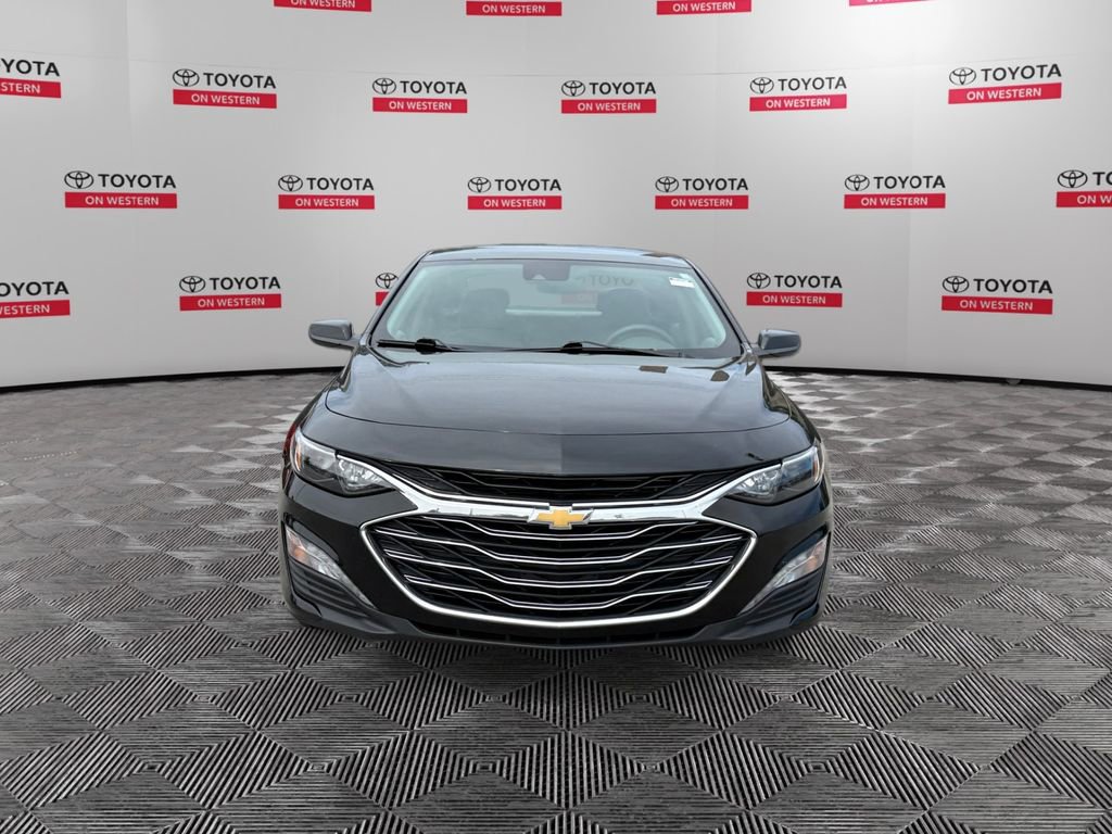 Used 2024 Chevrolet Malibu LT FWD image 2