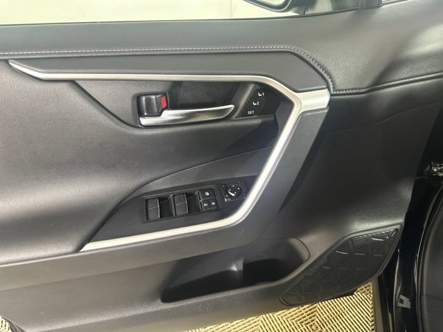 Used 2021 Toyota RAV4 Limited AWD/4WD image 13