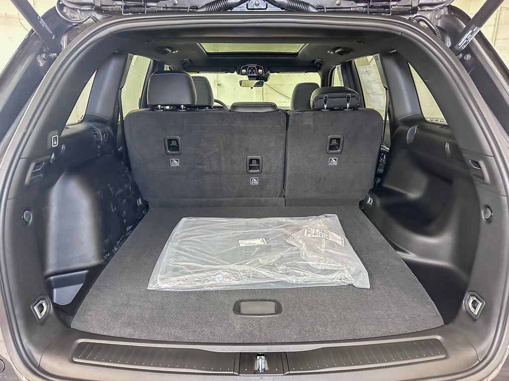 New 2025 Jeep Grand Cherokee Limited w/ MOPAR Finishing Package image 13