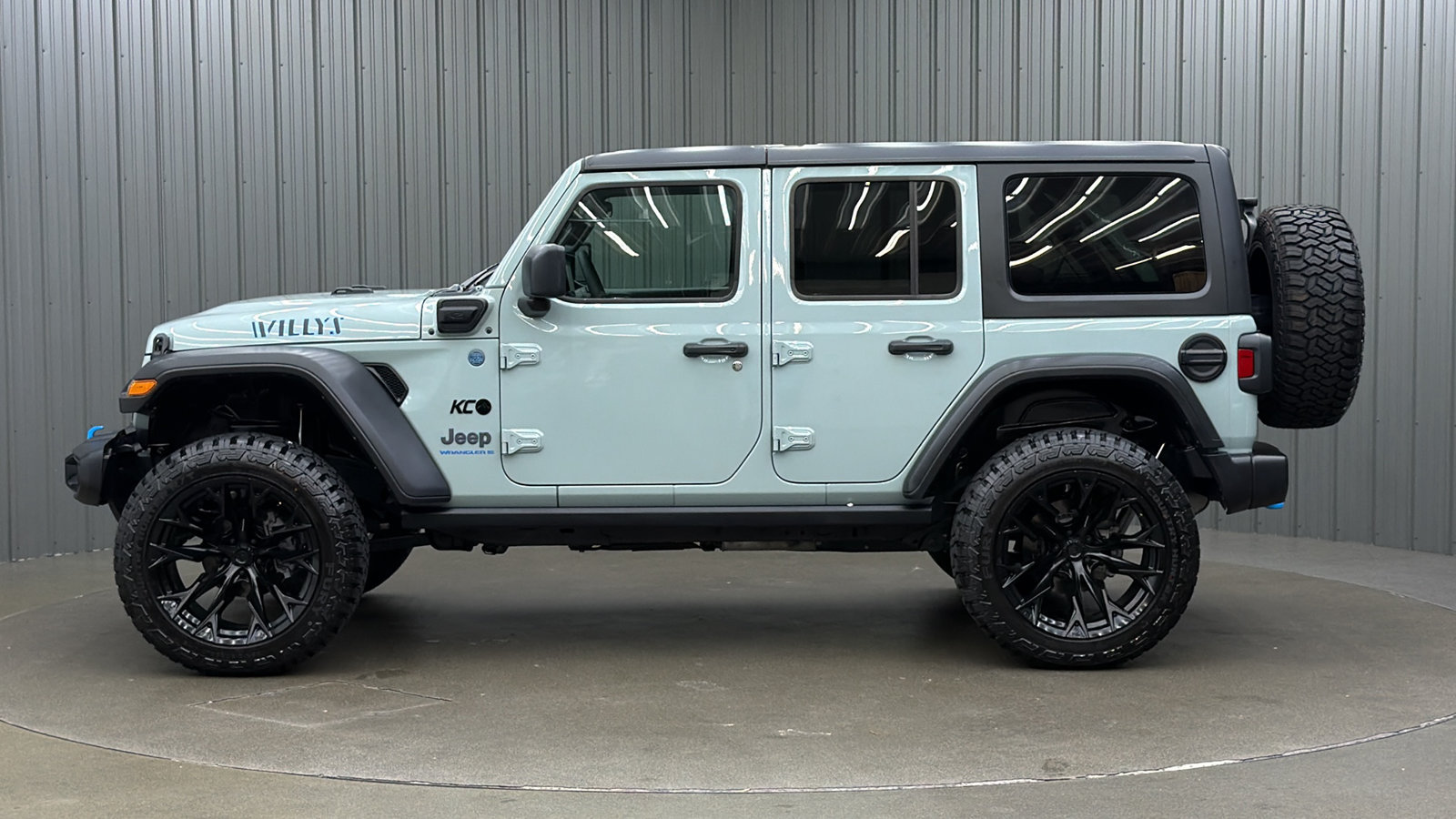 Used 2024 Jeep Wrangler Unlimited AWD/4WD image 2