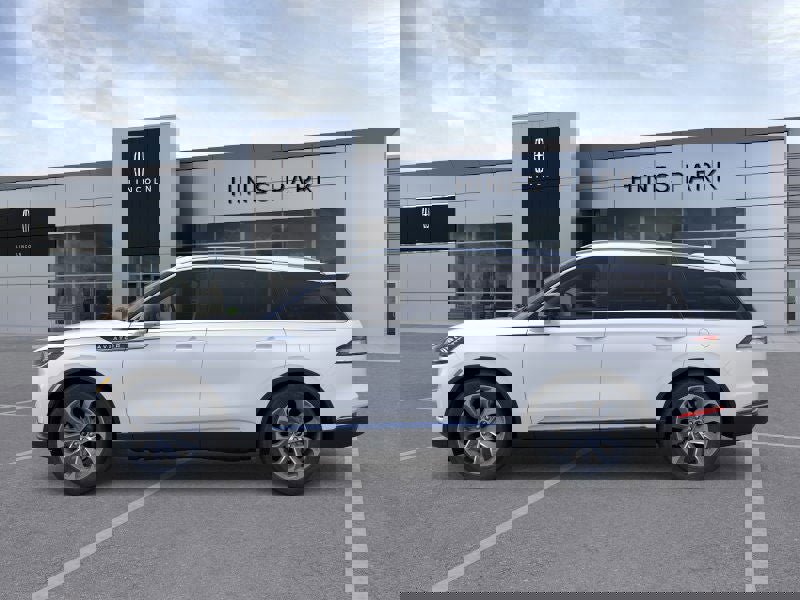 New 2026 Lincoln Aviator Reserve image 3