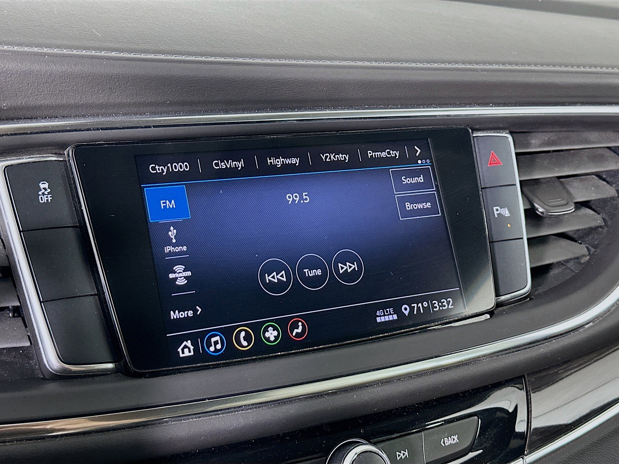 Used 2020 Buick Enclave Essence w/ LPO, Luxury Package FWD image 19