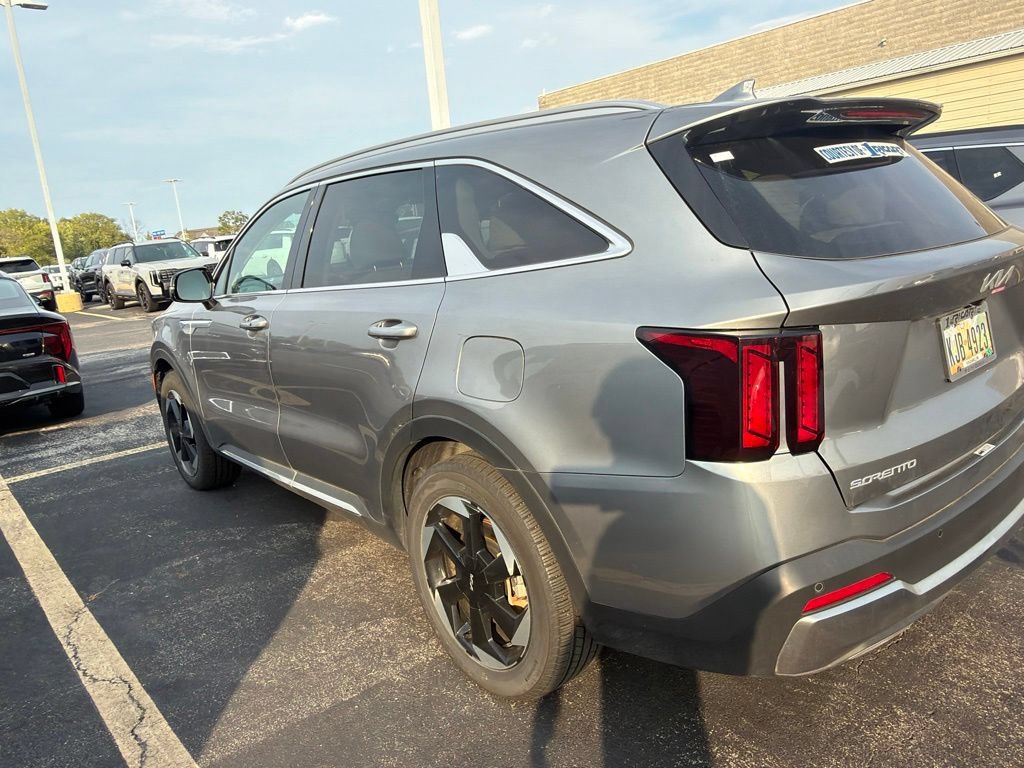 Used 2025 Kia Sorento EX AWD/4WD image 4
