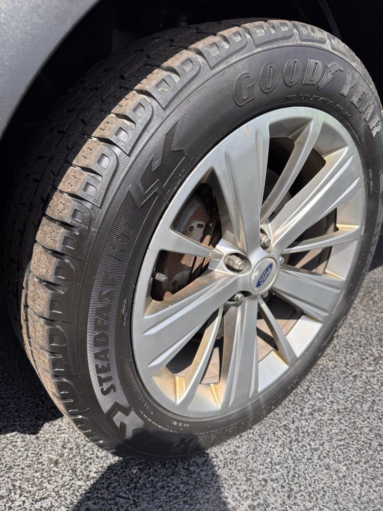 Used 2018 Ford Explorer Limited image 32