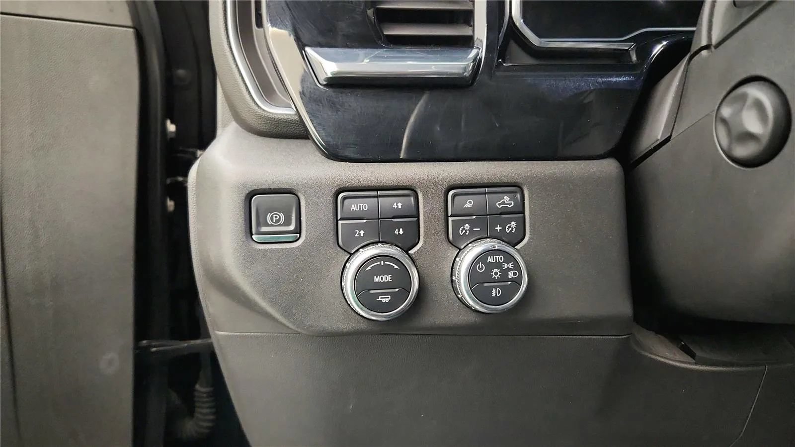 Used 2023 GMC Sierra 1500 SLT w/ SLT Premium Plus Package AWD/4WD image 25