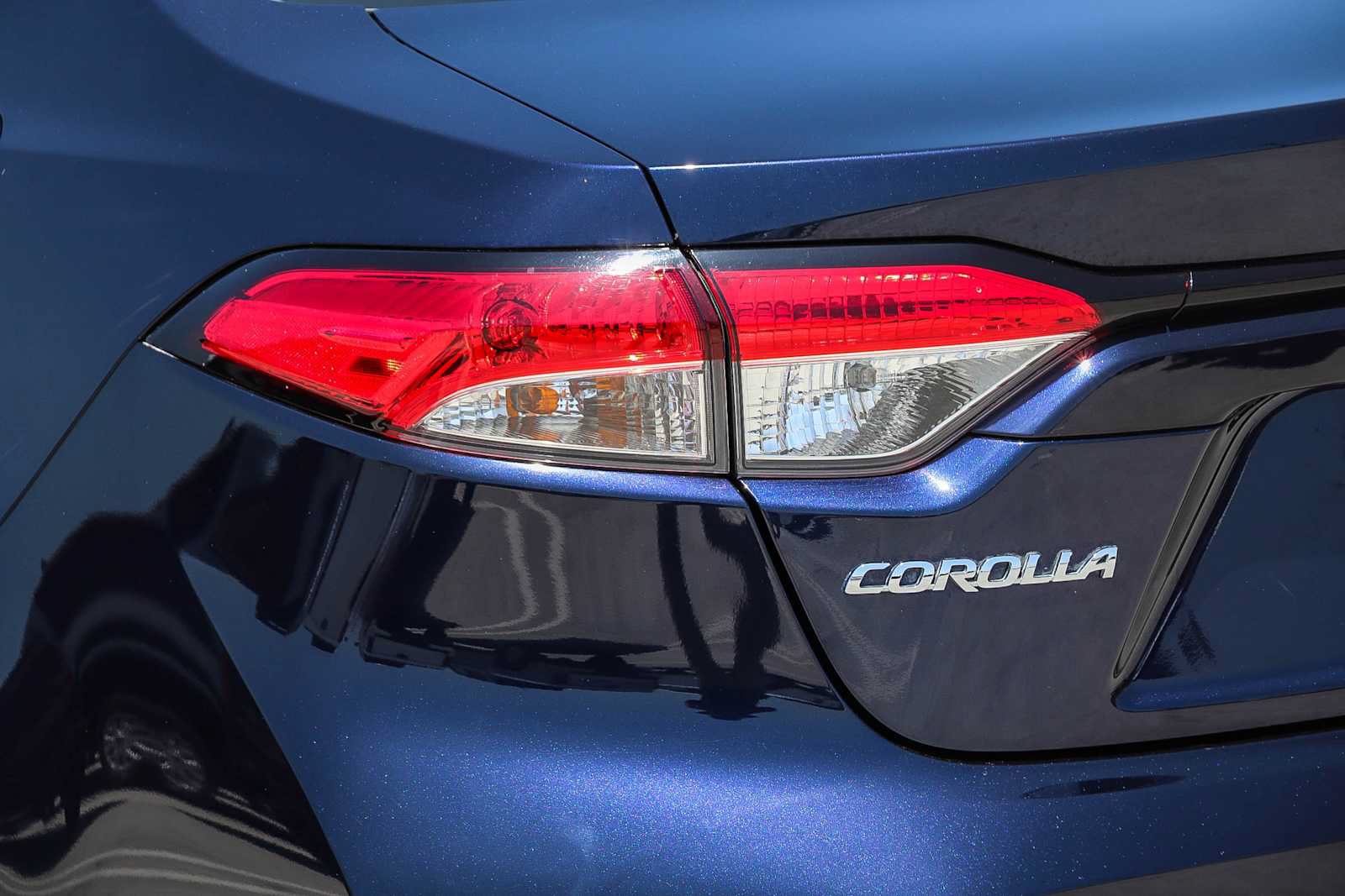 Used 2023 Toyota Corolla LE FWD image 9