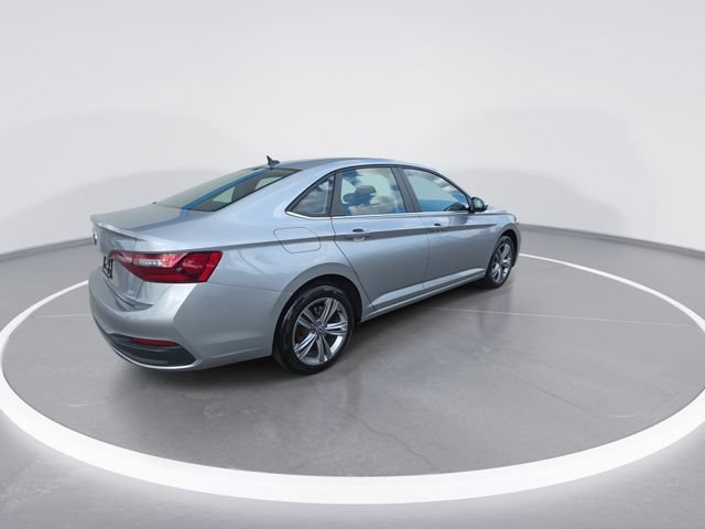Used 2024 Volkswagen Jetta SE FWD image 8