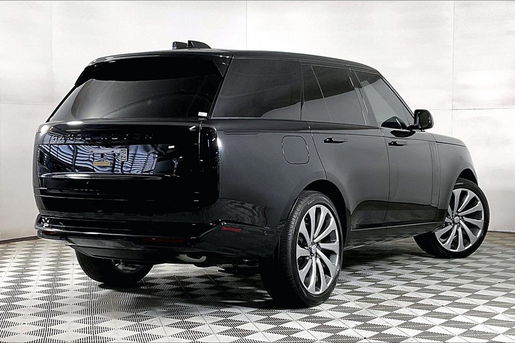 Used 2025 Land Rover Range Rover SE AWD/4WD image 9