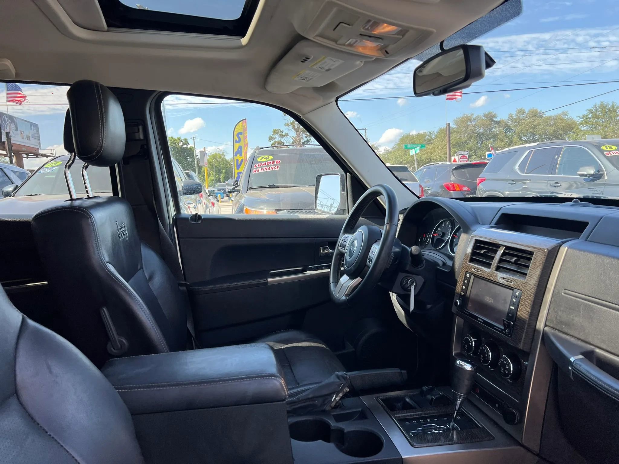 Used 2012 Jeep Liberty Limited Jet w/ Comfort/Convenience Group image 16