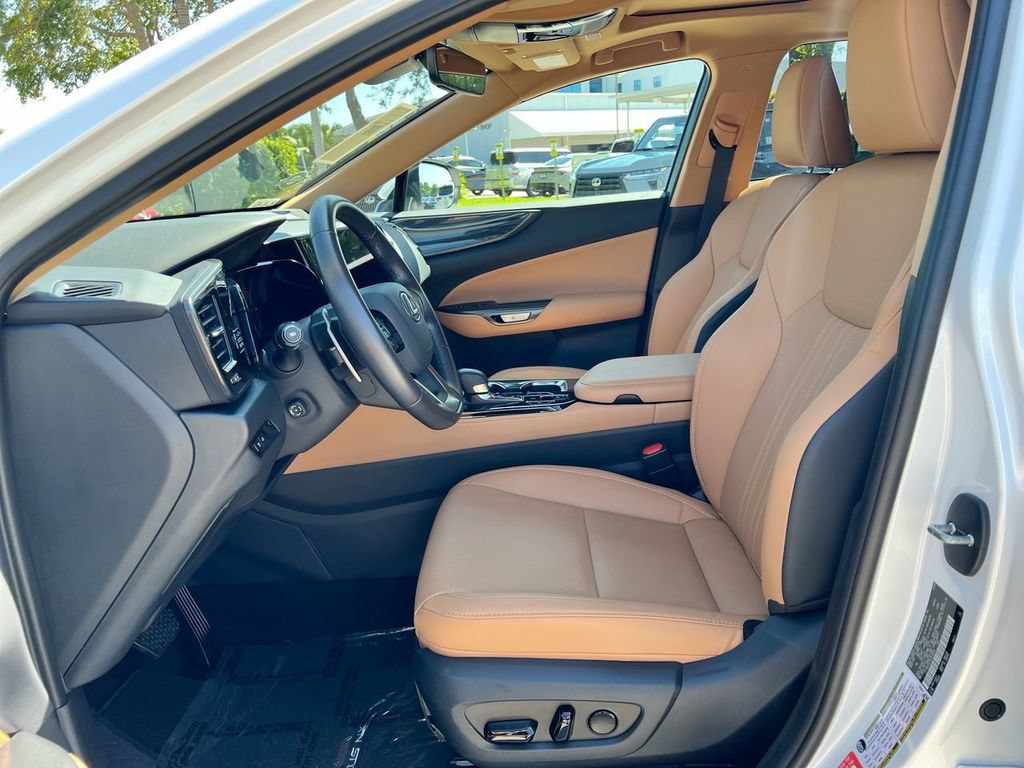 Certified 2025 Lexus NX 250 FWD w/ Towing Package (2000 Lbs) image 12