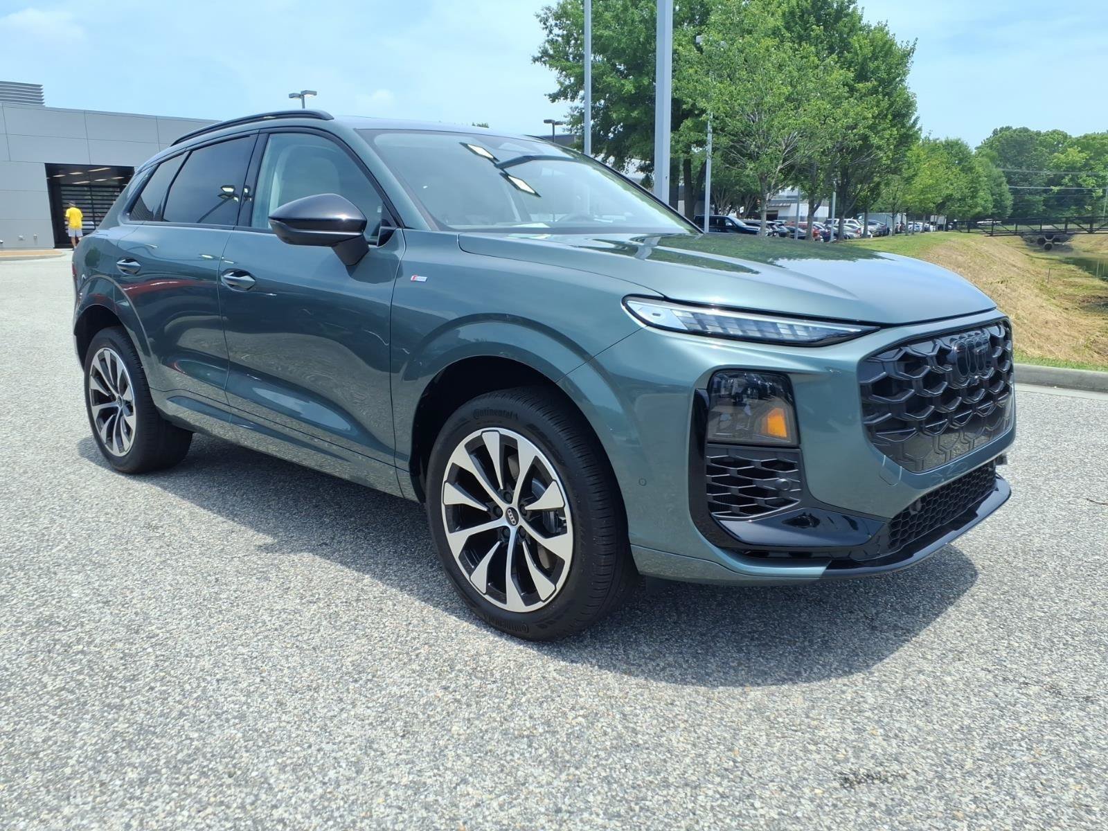 New 2026 Audi Q3 quattro 2.0T AWD/4WD image 4