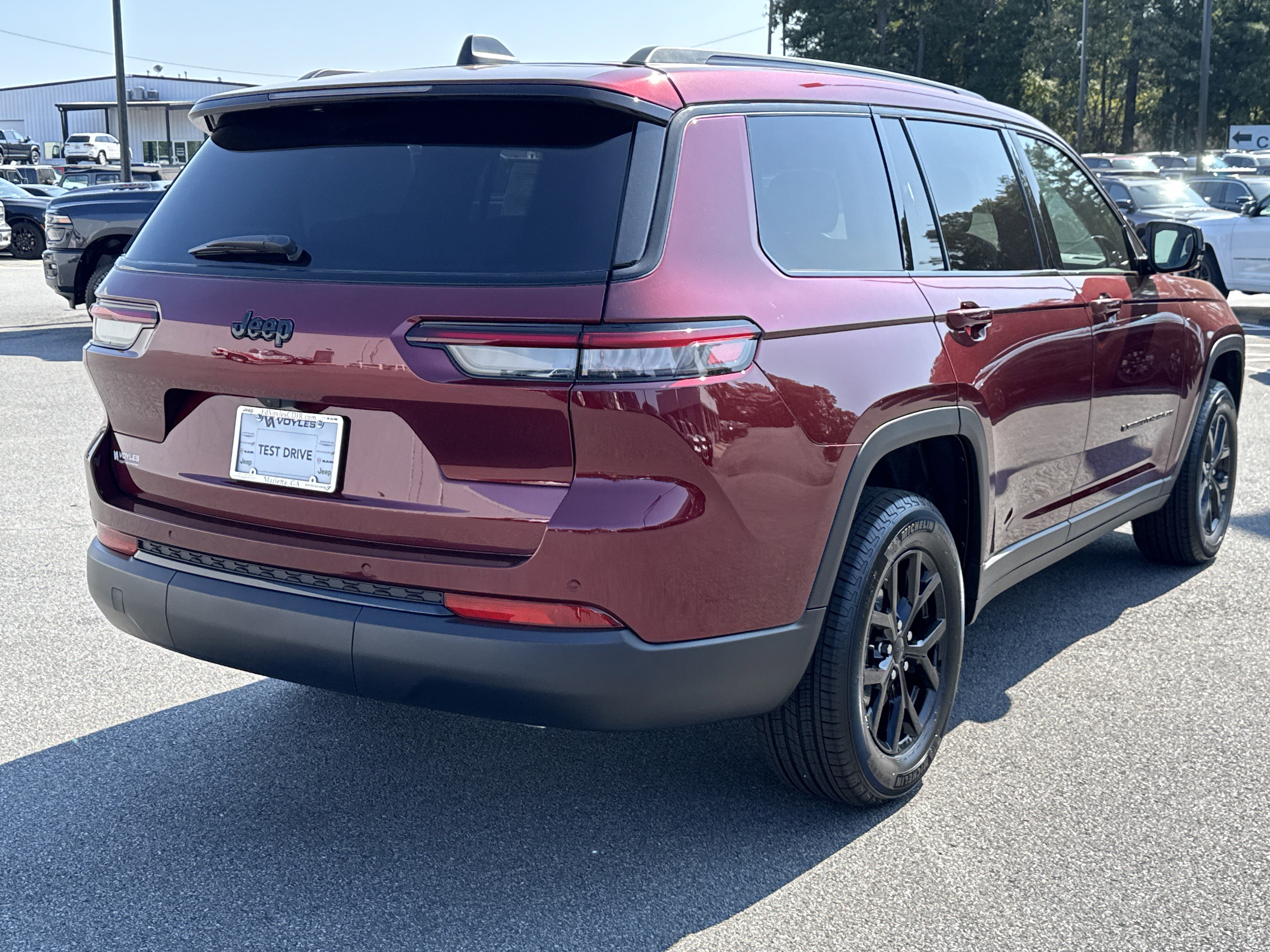 New 2025 Jeep Grand Cherokee L Altitude image 8