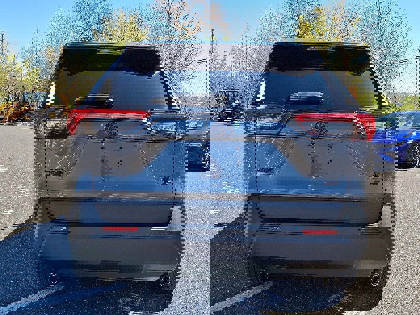 Used 2022 Toyota RAV4 LE image 5