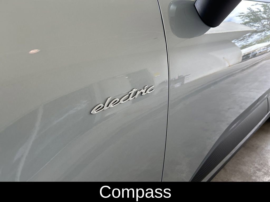 Used 2025 Porsche Macan Electric image 15