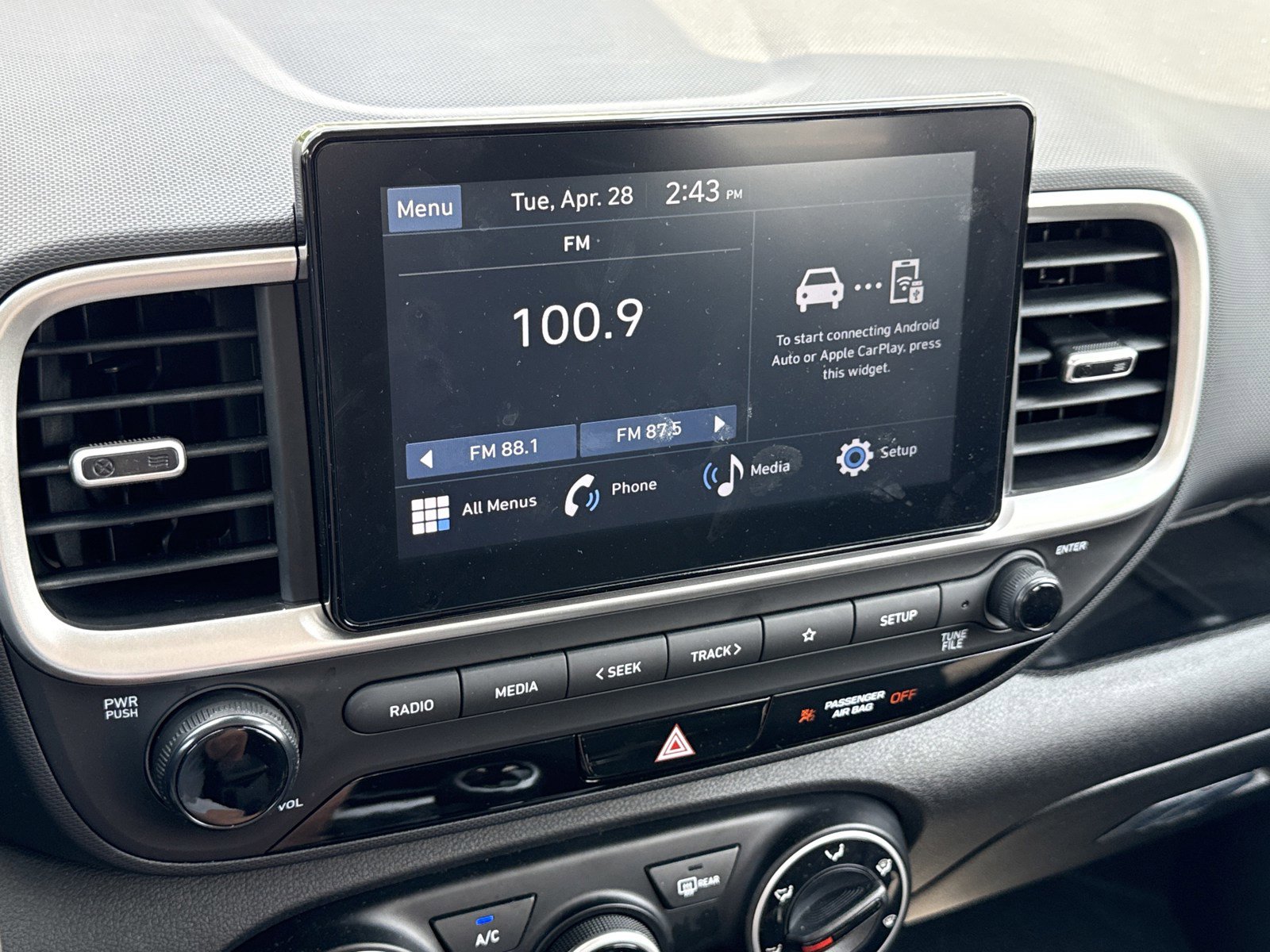 New 2026 Hyundai Venue SE FWD image 19