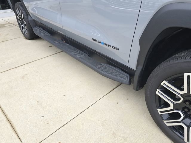 New 2026 Chevrolet Silverado EV LT image 15