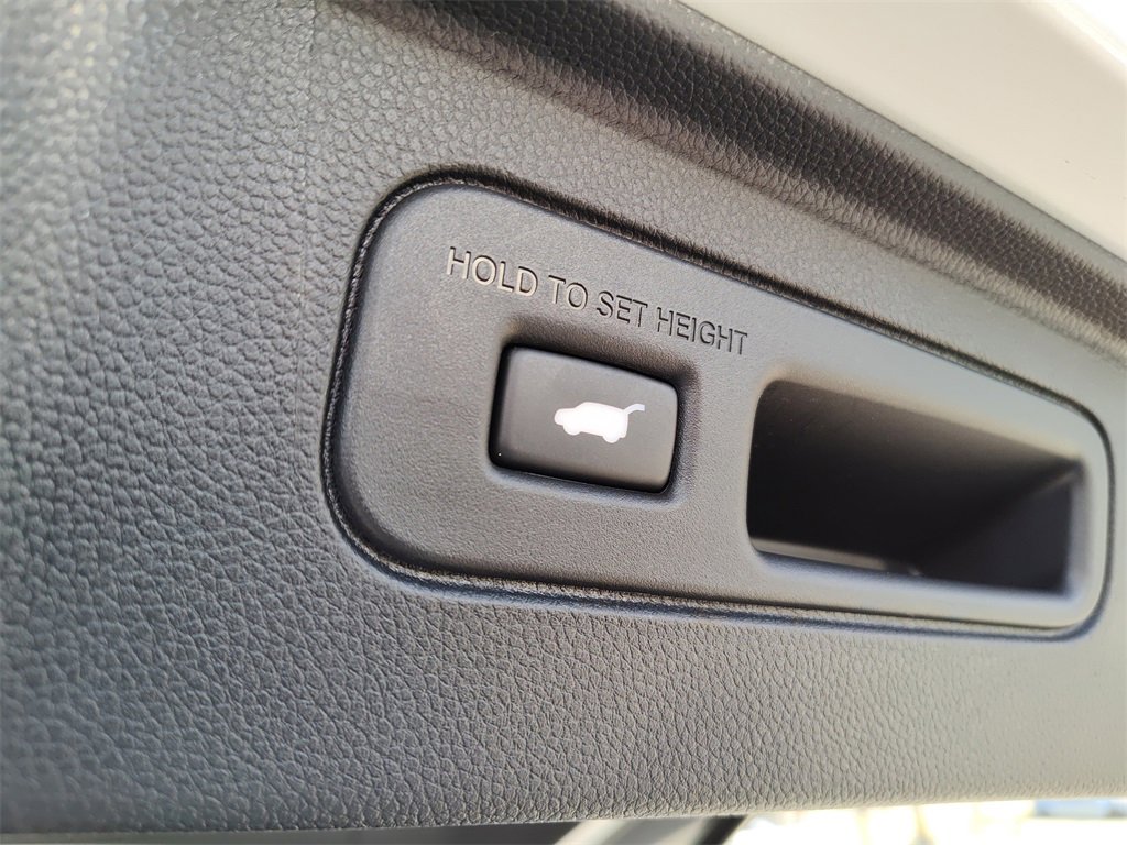 Certified 2025 Honda Pilot EX-L image 9