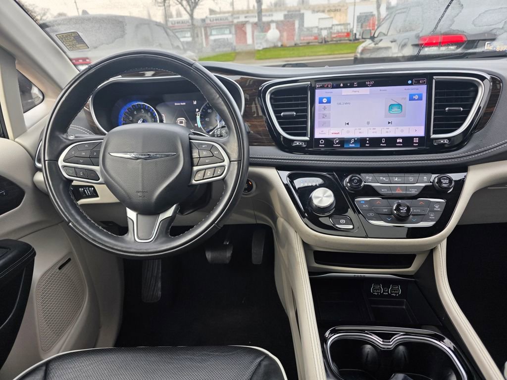 Used 2022 Chrysler Pacifica Limited image 10