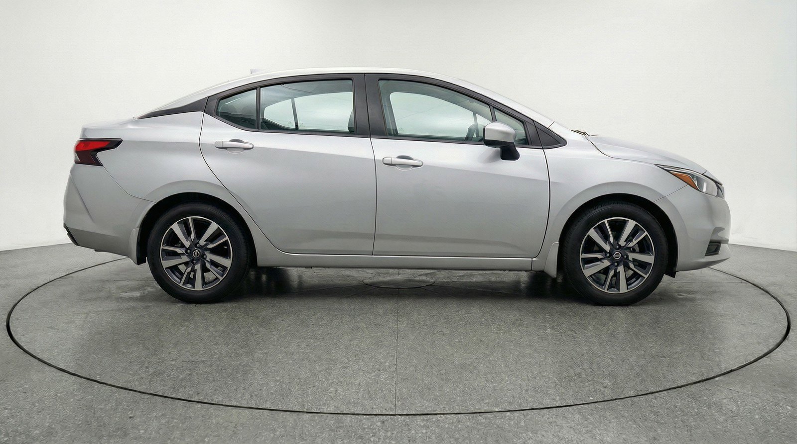Used 2025 Nissan Versa SV image 11