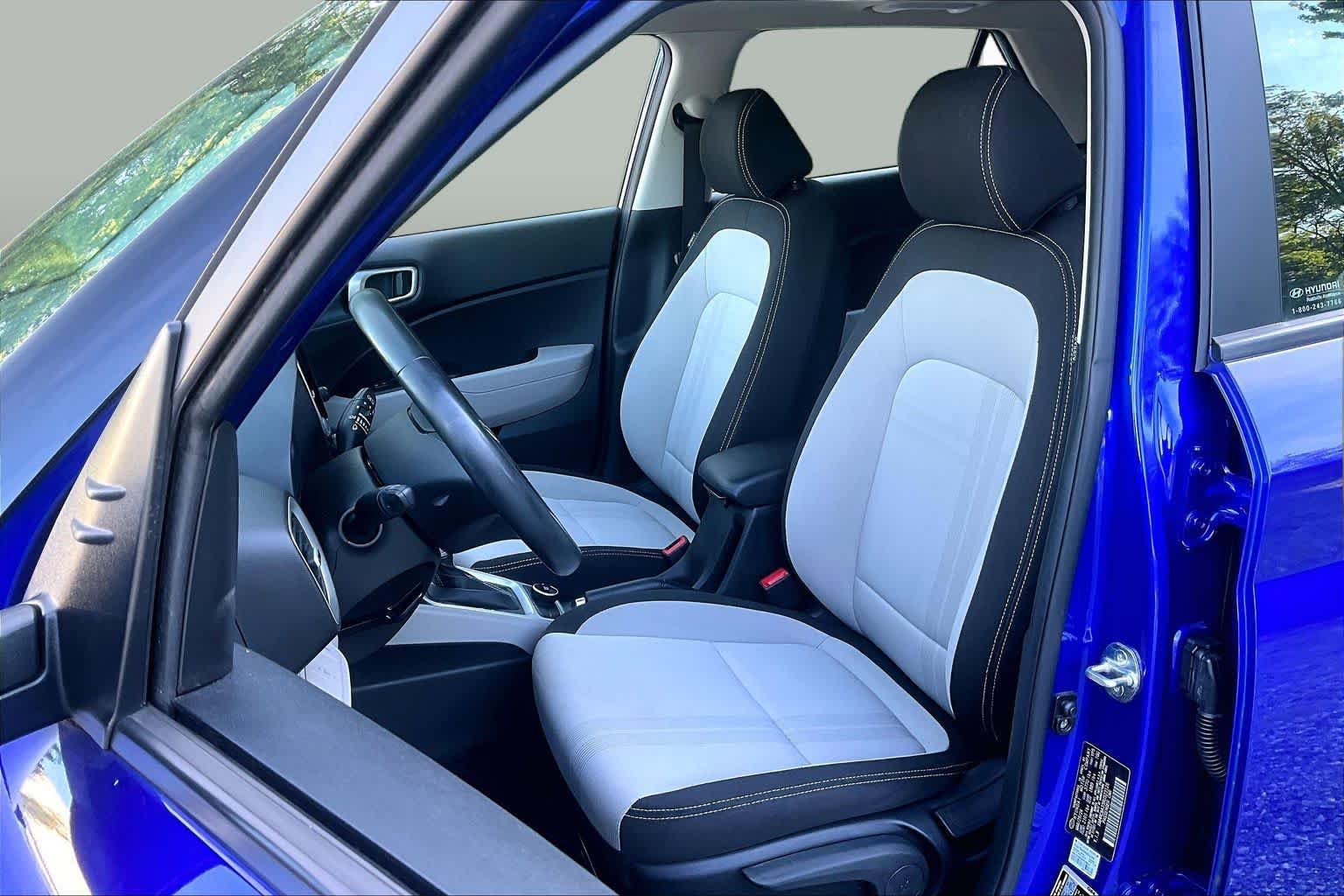 Used 2024 Hyundai Venue SEL FWD image 8