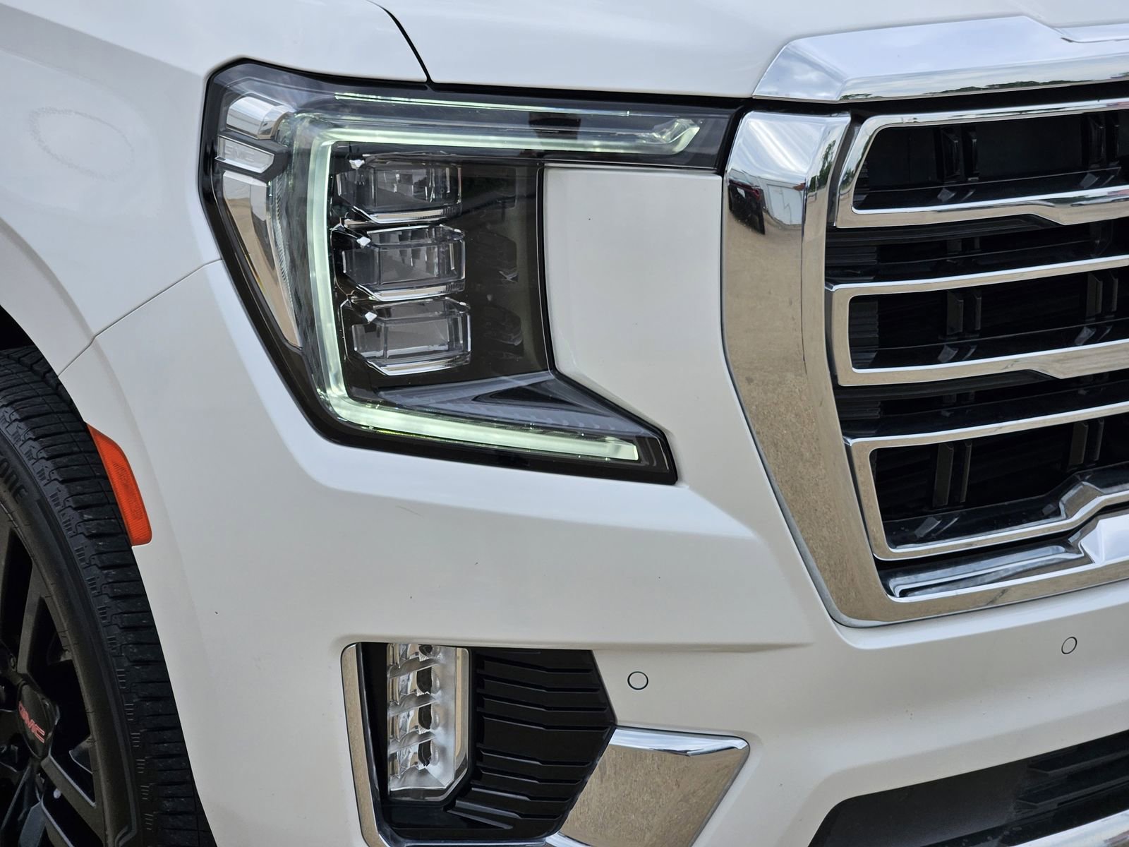 Used 2021 GMC Yukon SLT w/ SLT Premium Package RWD image 10