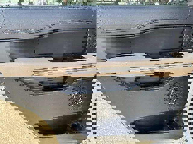 Used 2024 Ford Expedition Limited image 14