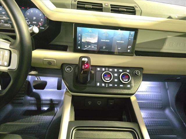 Used 2024 Land Rover Defender 110 X-Dynamic SE image 23