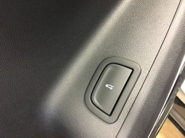 Used 2024 Chevrolet Traverse RS w/ LPO, Floor Liner Package image 37