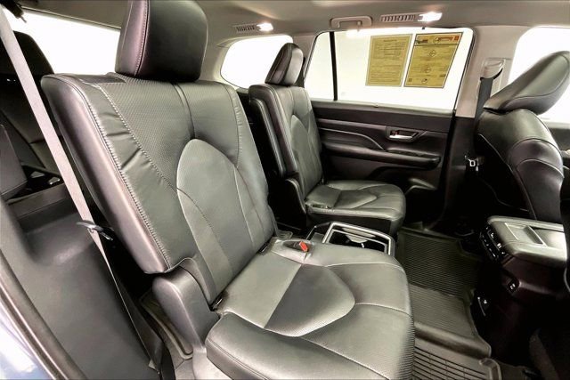 Used 2024 Toyota Grand Highlander Limited image 19
