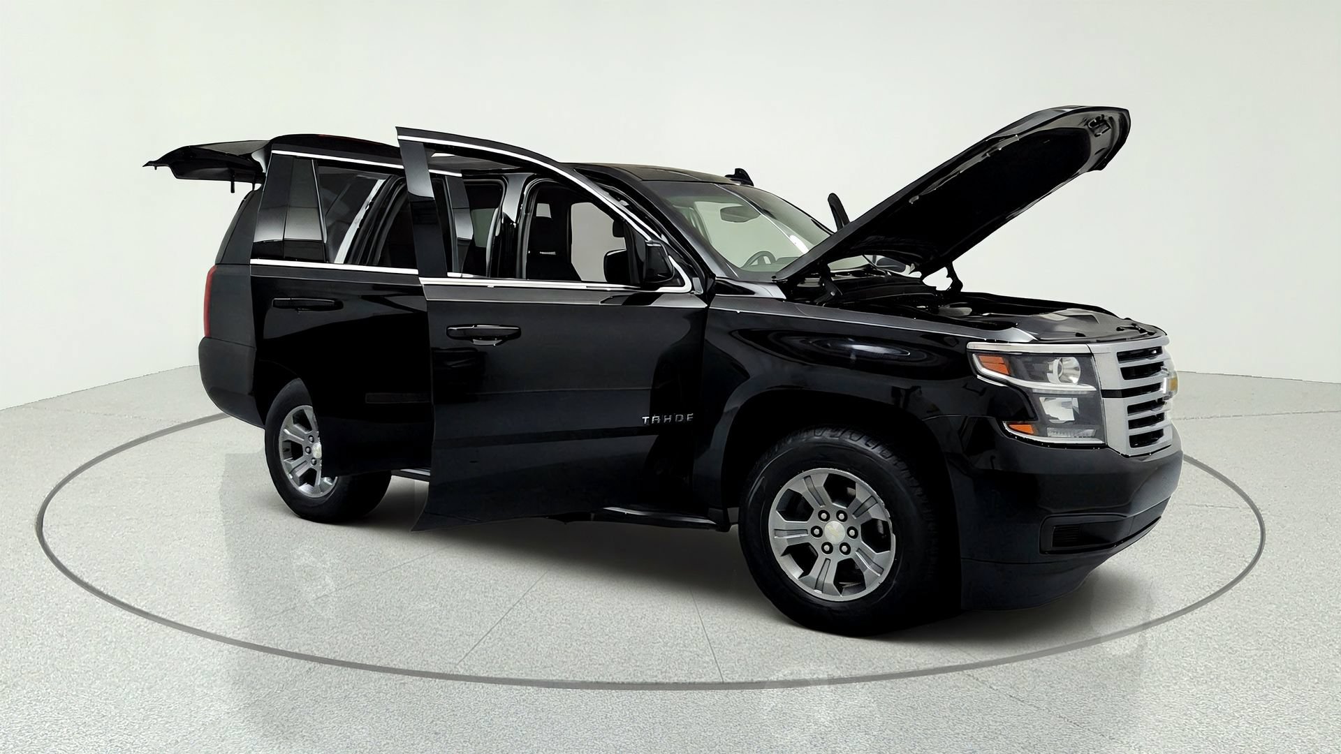 Used 2019 Chevrolet Tahoe LS AWD/4WD image 14