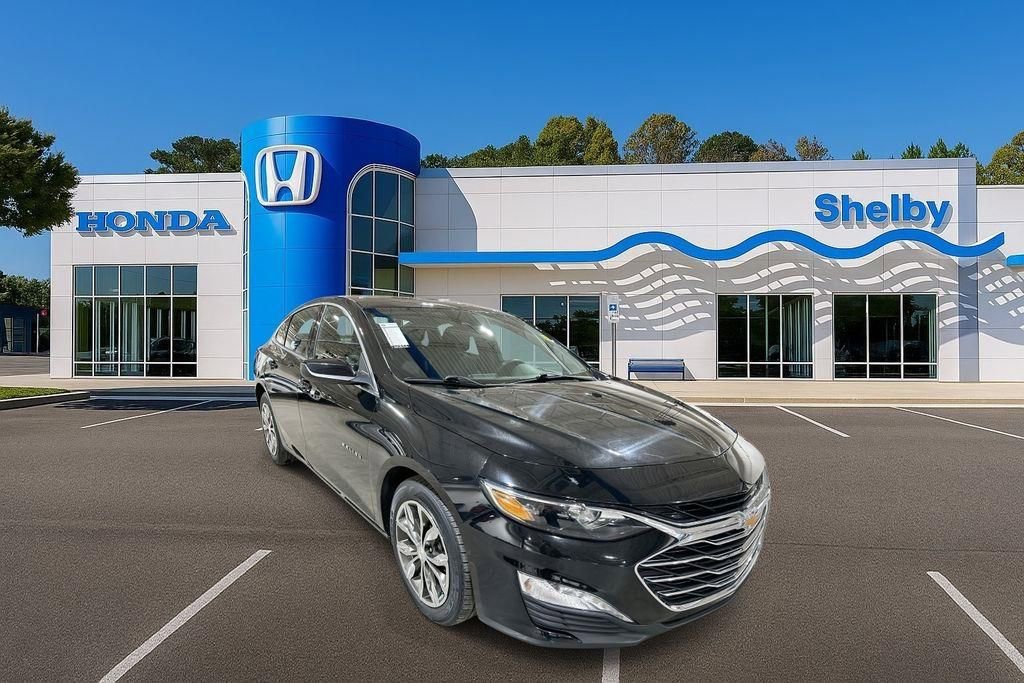 Used 2024 Chevrolet Malibu LT image 2