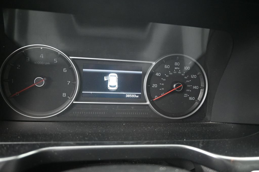 Used 2023 Kia Sorento LX FWD image 11