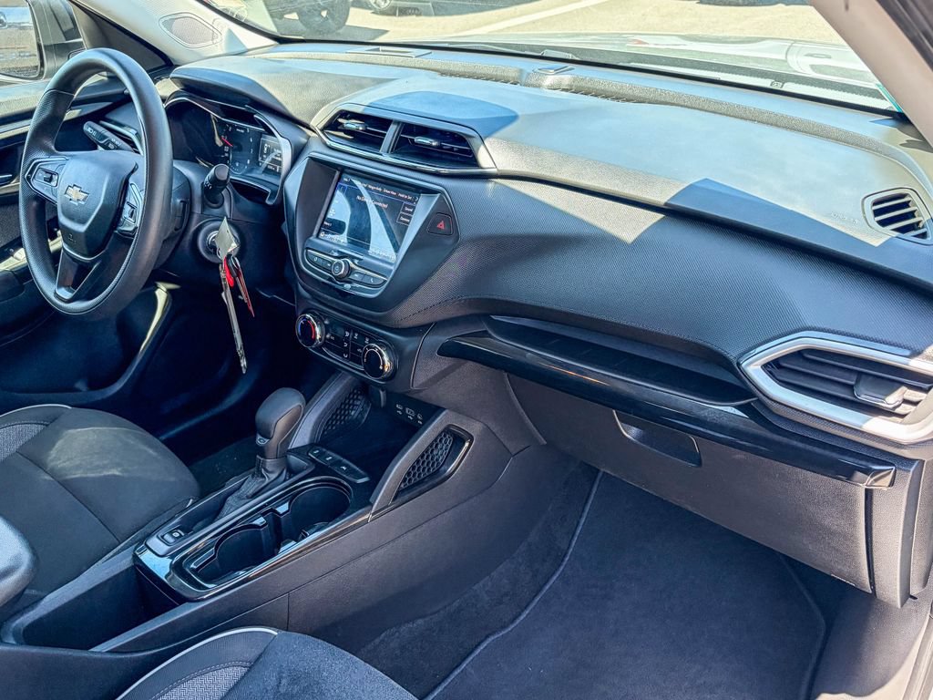 Used 2023 Chevrolet TrailBlazer LS FWD image 32