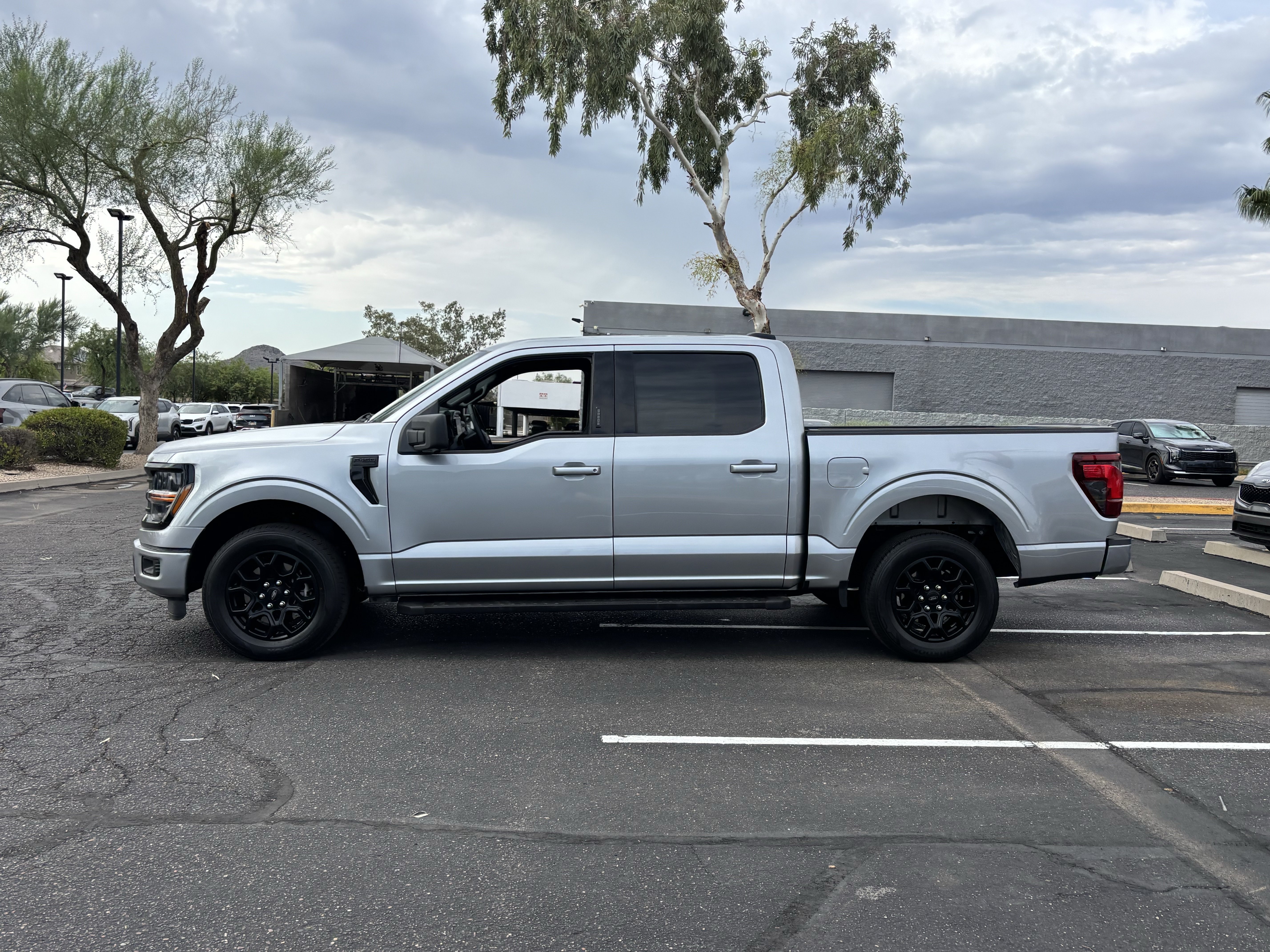 Used 2024 Ford F150 XLT w/ XLT Black Appearance Package RWD image 5