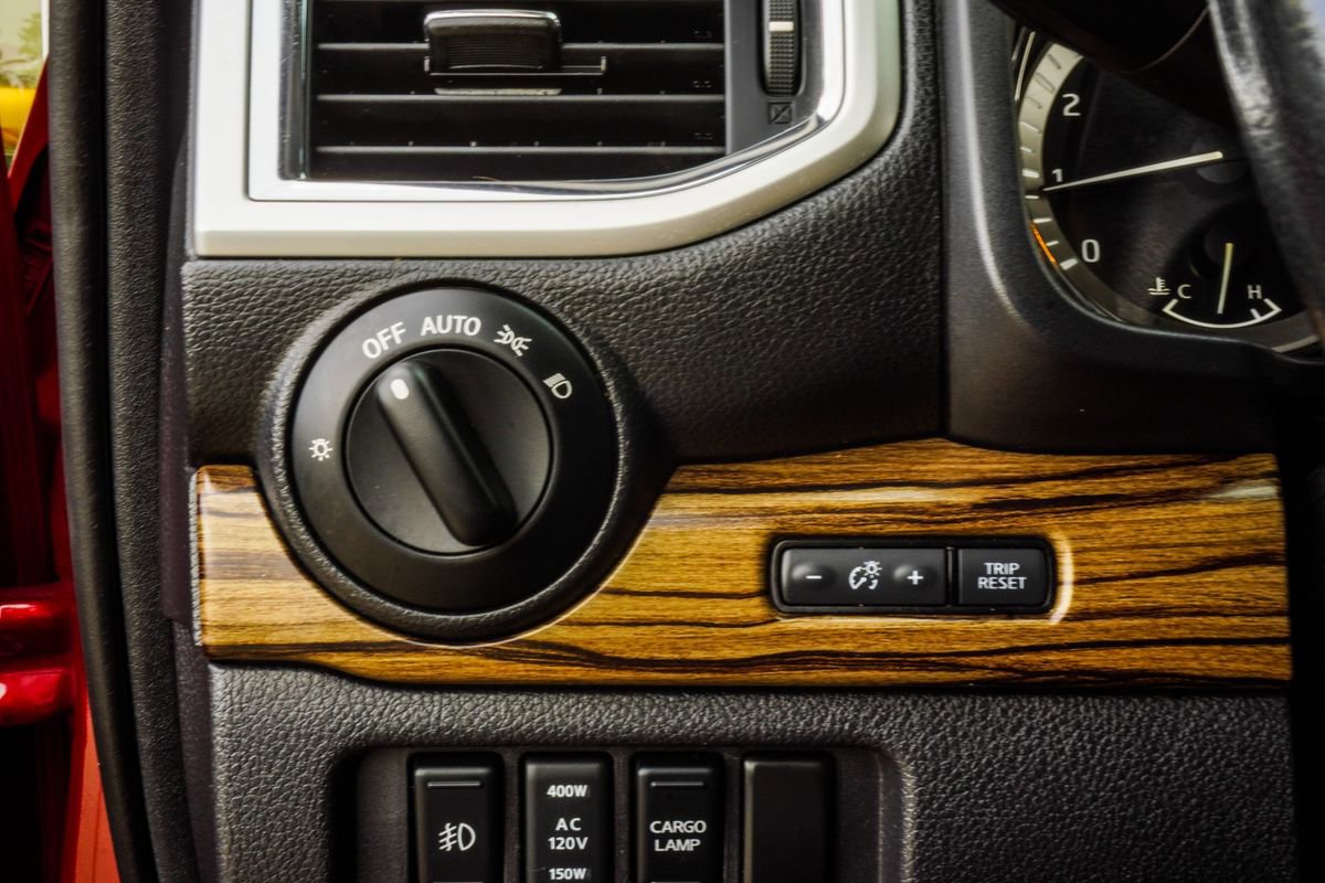 Used 2019 Nissan Titan SL AWD/4WD image 31