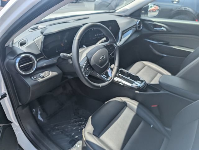 Used 2024 Chevrolet Trax ACTIV w/ Sunroof Package FWD image 13