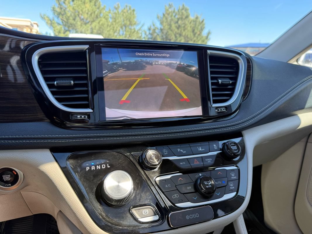Used 2021 Chrysler Pacifica Limited AWD/4WD image 34