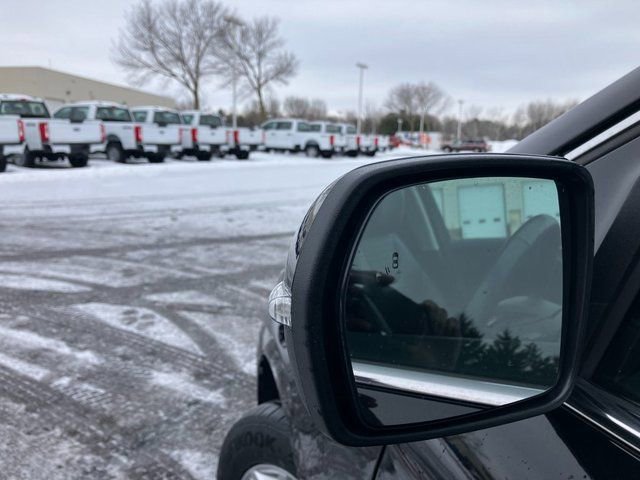 Used 2024 Ford Edge Titanium image 22