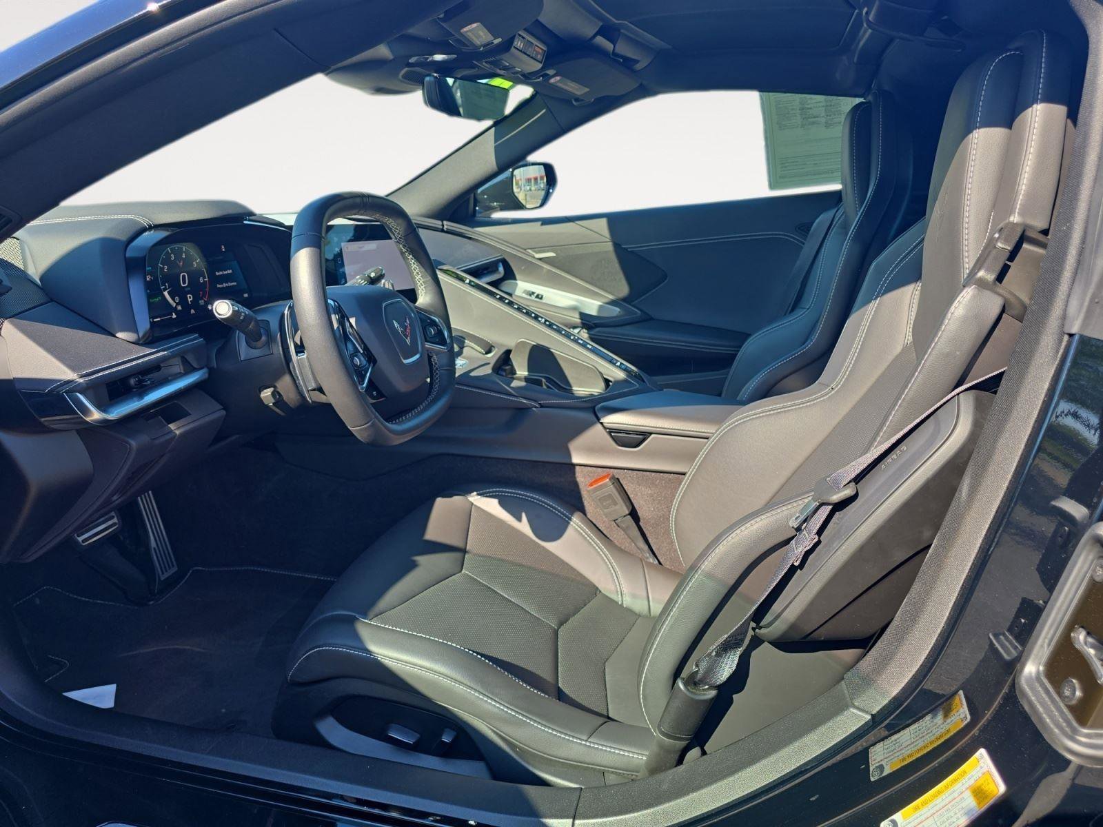 Used 2024 Chevrolet Corvette Stingray Coupe w/ Z51 Performance Package image 10