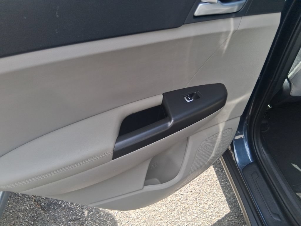 Used 2020 Kia Sportage LX FWD image 14