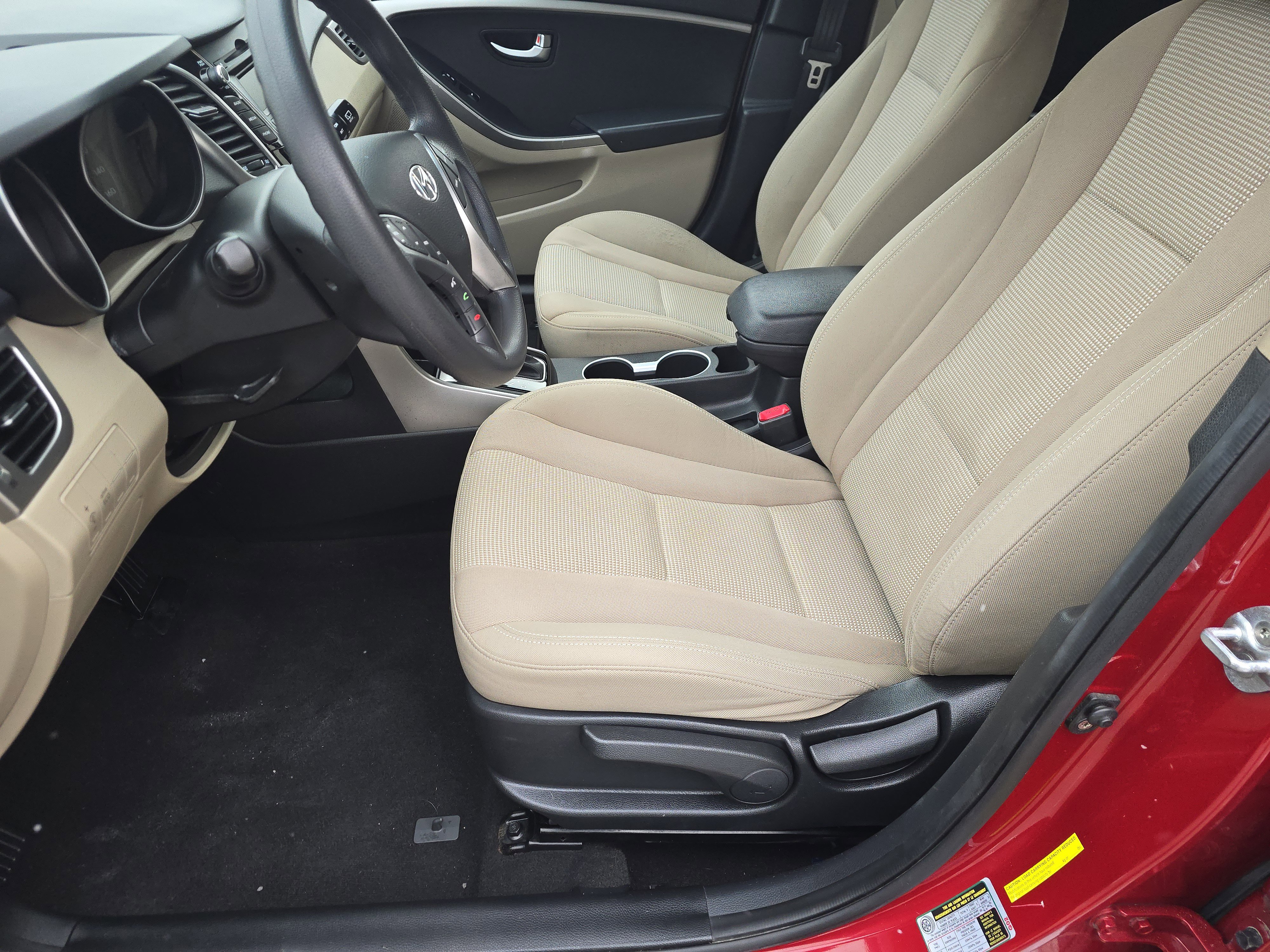 Used 2016 Hyundai Elantra GT image 16