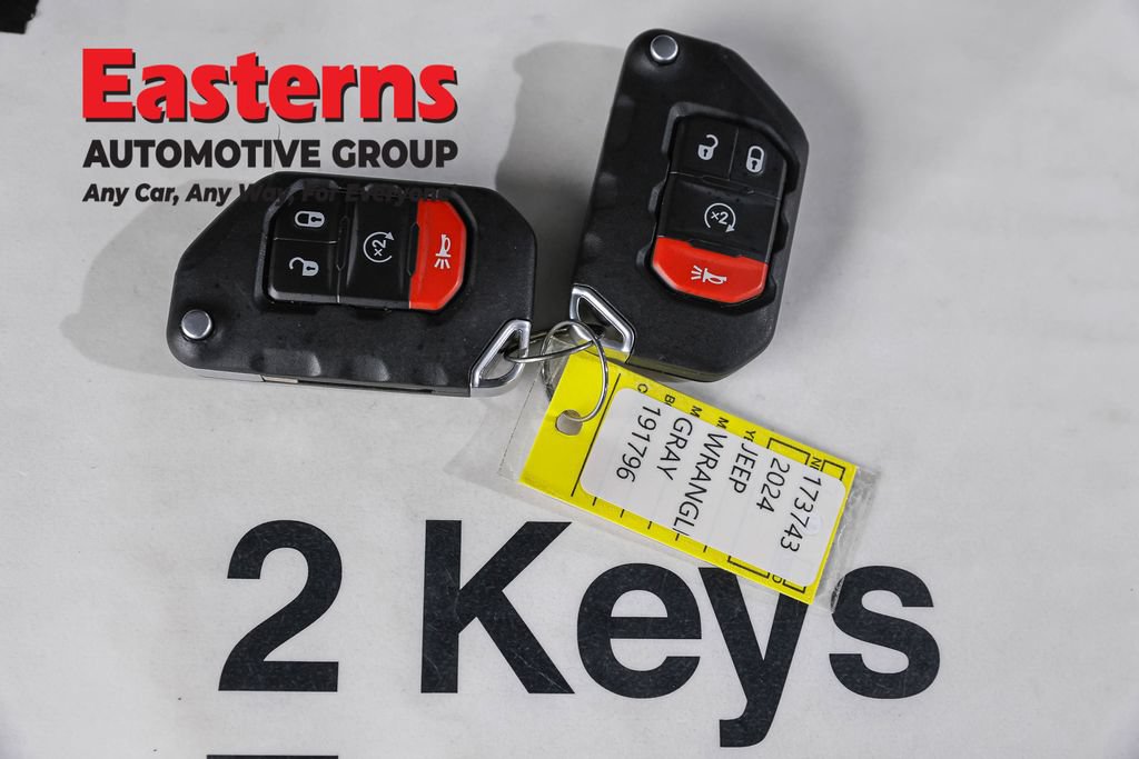 Used 2024 Jeep Wrangler Unlimited Sahara w/ Technology Group AWD/4WD image 27