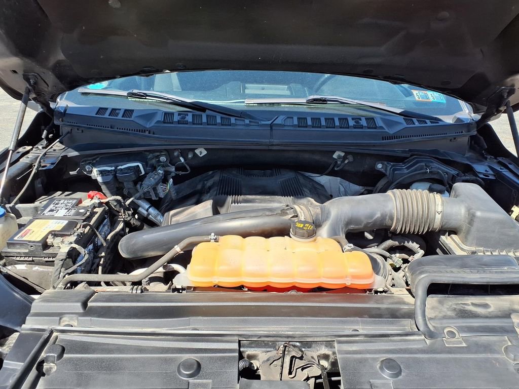 Used 2018 Ford F150 XLT w/ Equipment Group 302A Luxury AWD/4WD image 11