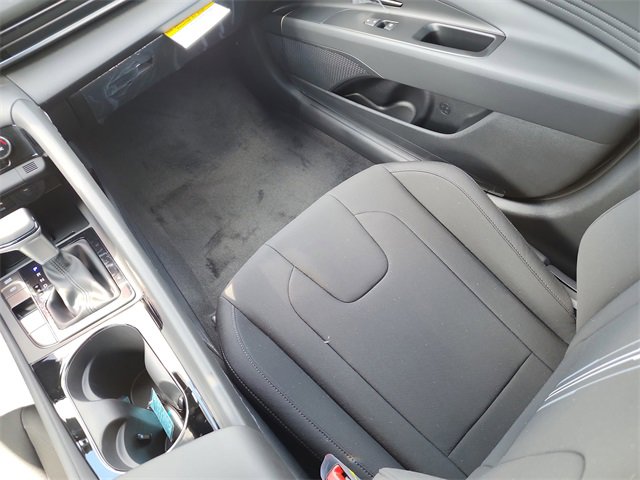 New 2025 Hyundai Elantra SEL image 12
