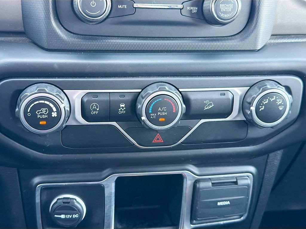 Used 2020 Jeep Wrangler Unlimited Sport AWD/4WD image 31