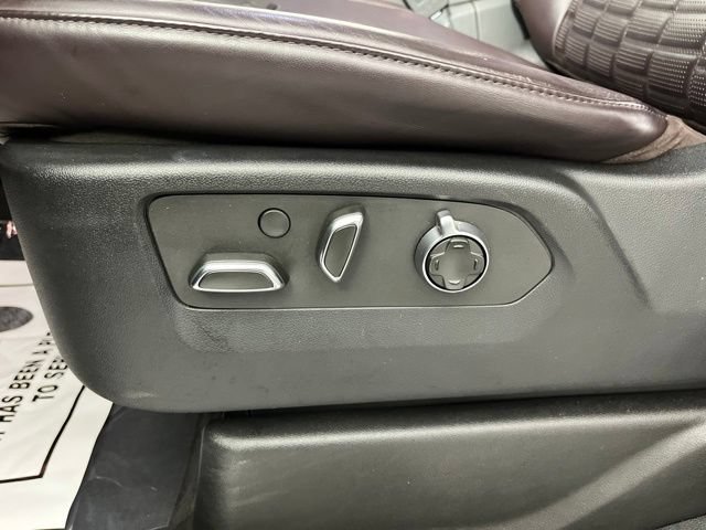 Used 2022 Cadillac Escalade Sport Platinum w/ LPO, ONYX Package AWD/4WD image 35