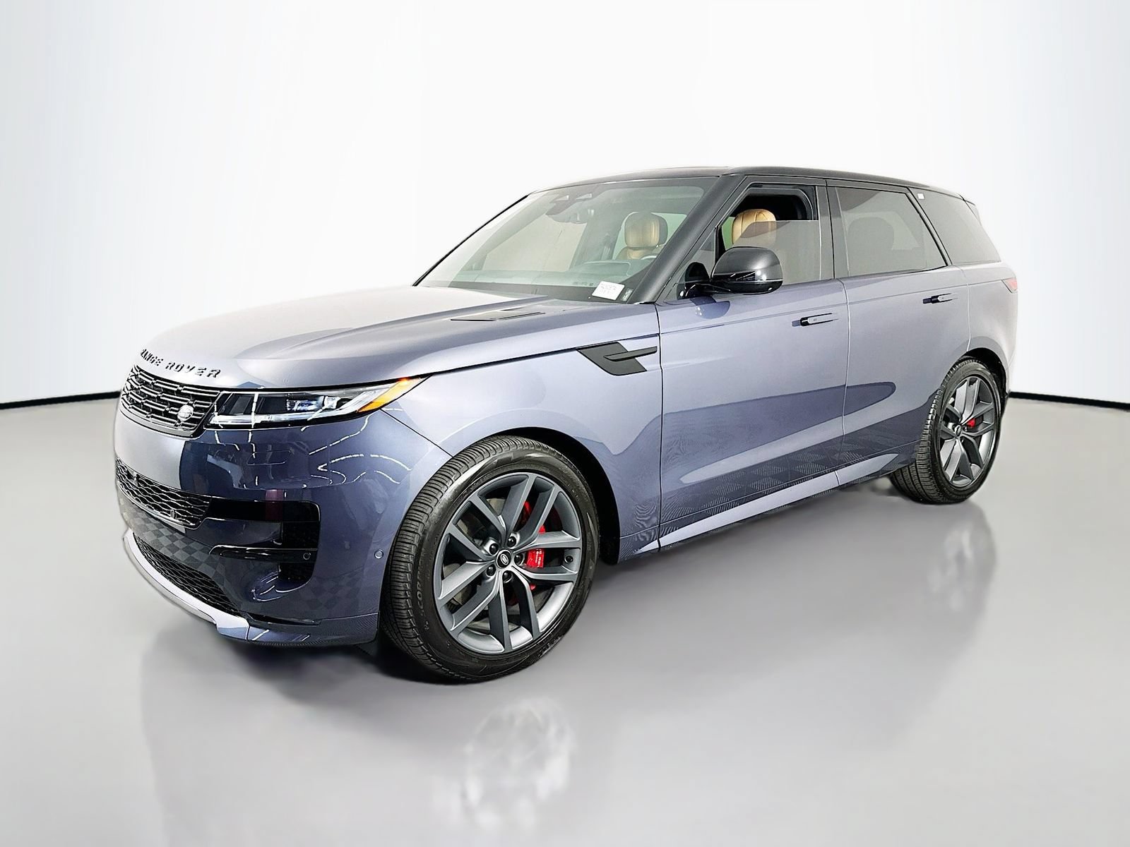 Used 2024 Land Rover Range Rover Sport Dynamic SE AWD/4WD image 3